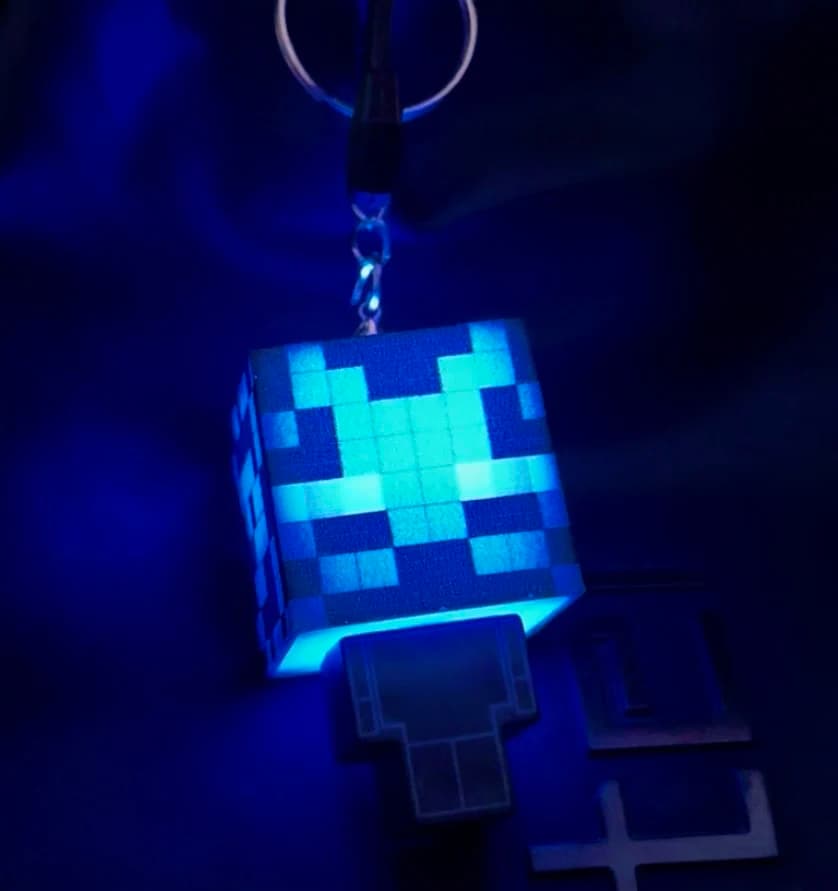 Enderman (Blue Light)