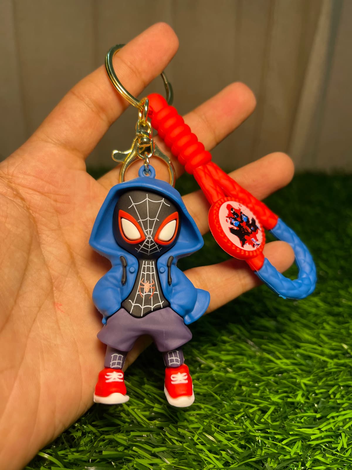 Blue sweatshirt-spider-man