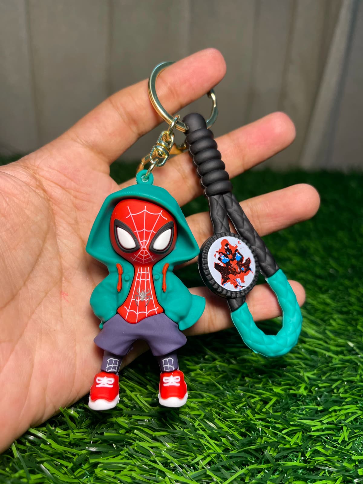 Green sweatshirt-spider-man